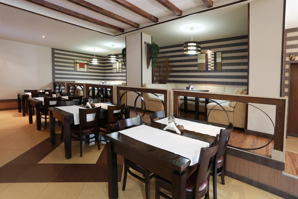 Acropolis Hotel Pazardzhik Luaran gambar