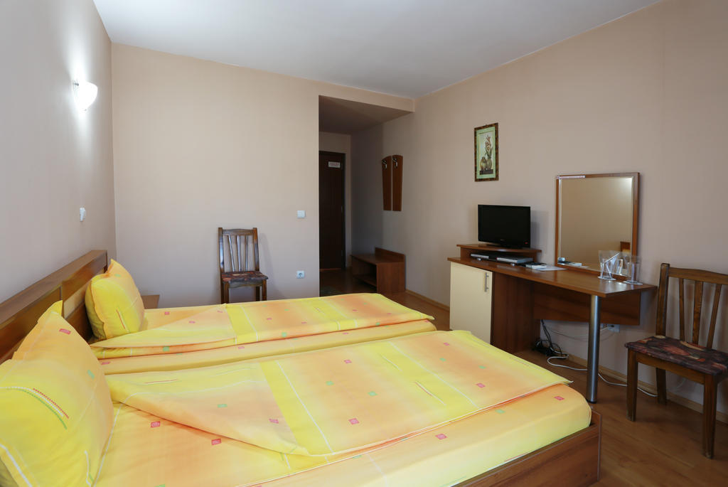 Acropolis Hotel Pazardzhik Bilik gambar