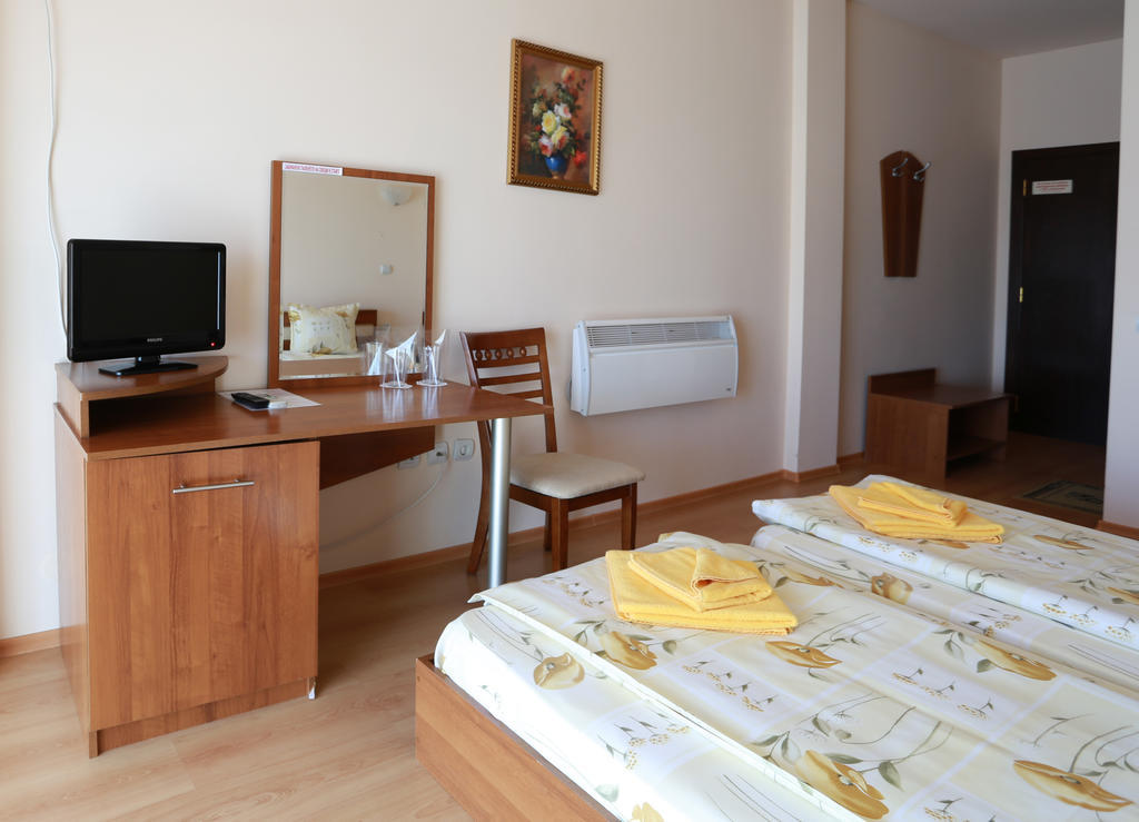 Acropolis Hotel Pazardzhik Bilik gambar